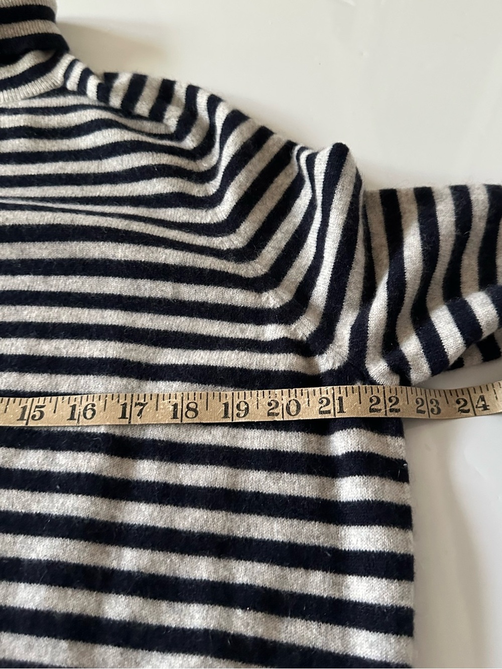 360 Cashmere Black Gray Stripe Turtleneck 100% Cashmere Sweater M - Picture 9 of 11